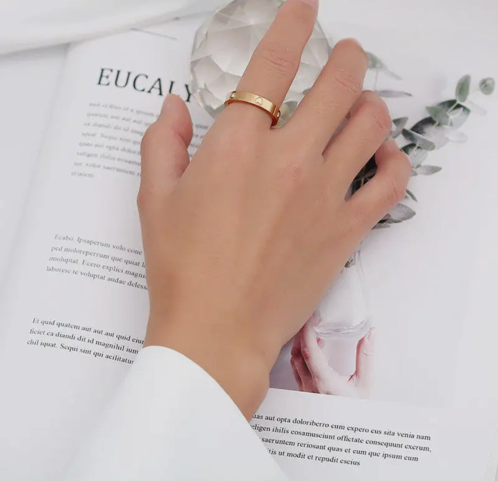 “The Nora” Ring (size 6)