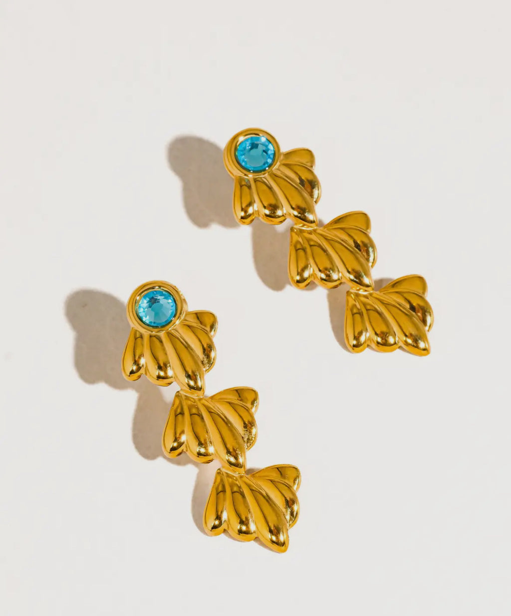 Shell design earring