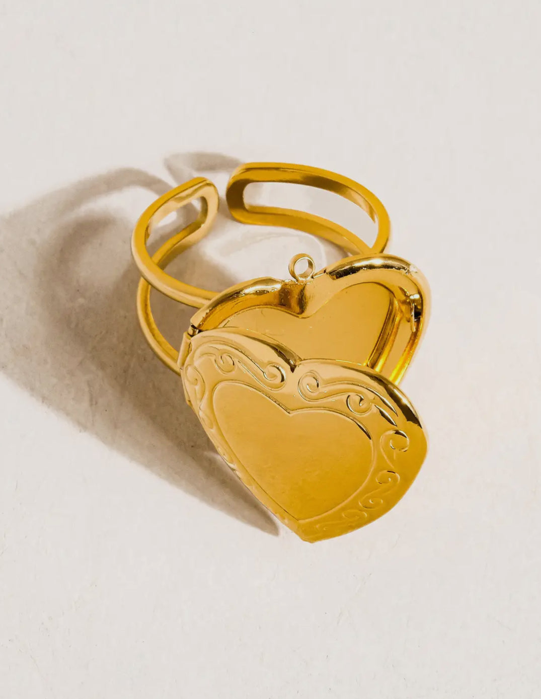 Picture Ring 18k Gold Plated Non Tarnish