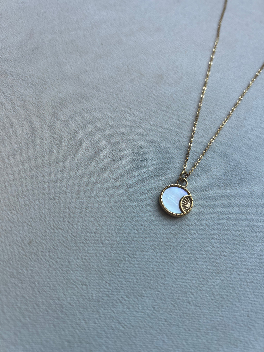 Mother Of Pearl Golden Sun 18k Gold plated Sterling Silver Necklace